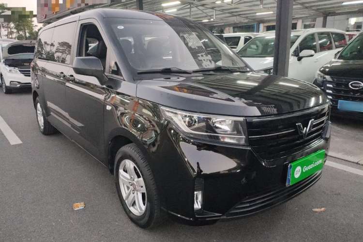 Used Wuling Zhengcheng 2021 1.5T Manual Luxury Version Front Right 45 Deg