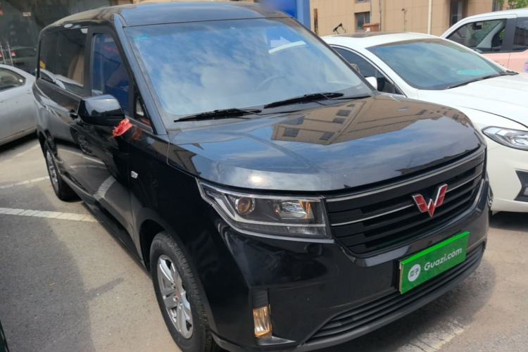 Used Wuling Zhengcheng 2021 1.5T Manual Luxury Version Front Right 45 Deg