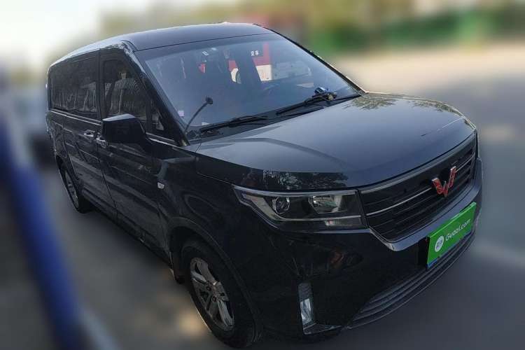 Used Wuling Zhengcheng 2021 1.5T Manual Luxury Version Front Right 45 Deg