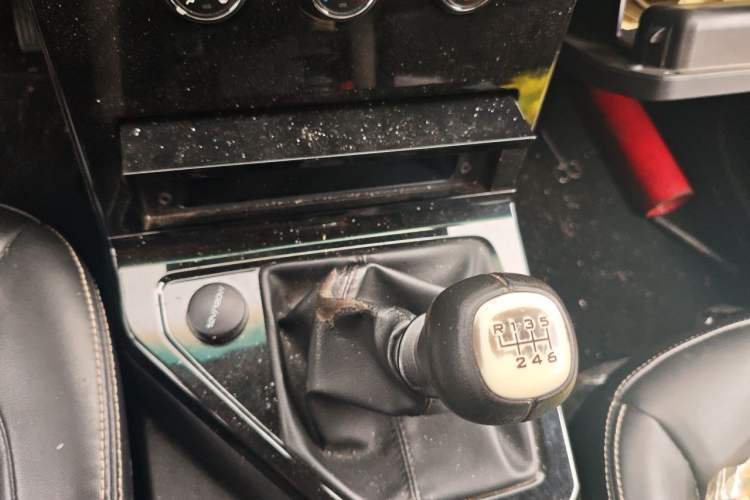 Used Wuling Zhengcheng 2021 1.5T Manual Luxury Version Gear Lever