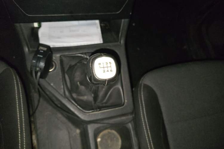 Used Wuling Zhengcheng 2021 1.5T Manual Comfort Version Gear Lever