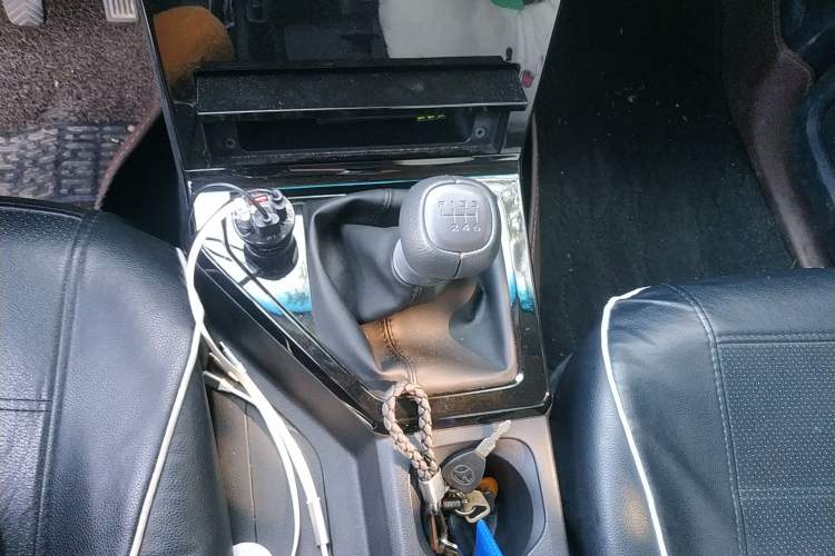 Used Wuling Zhengcheng 2021 1.5T Manual Luxury Version Gear Lever