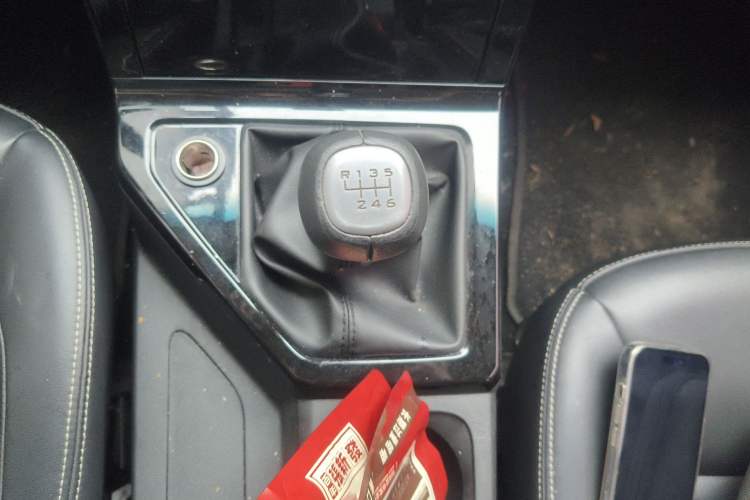 Used Wuling Zhengcheng 2021 1.5T Manual Luxury Version Gear Lever