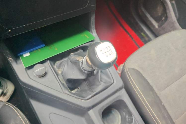 Used Wuling Zhengcheng 2021 1.5T Manual Comfort Version Gear Lever