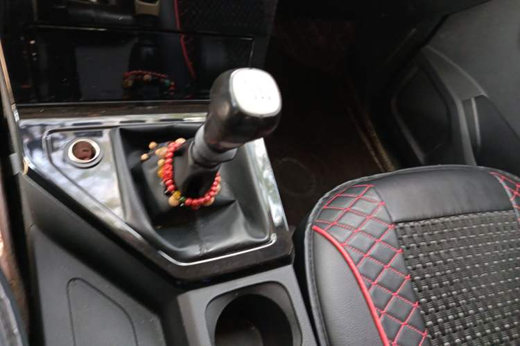 Used Wuling Zhengcheng 2021 1.5T Manual Luxury Version Gear Lever