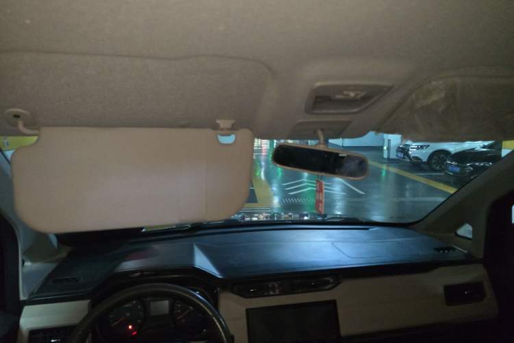 Used Wuling Zhengcheng 2021 1.5T Manual Comfort Version Headliner