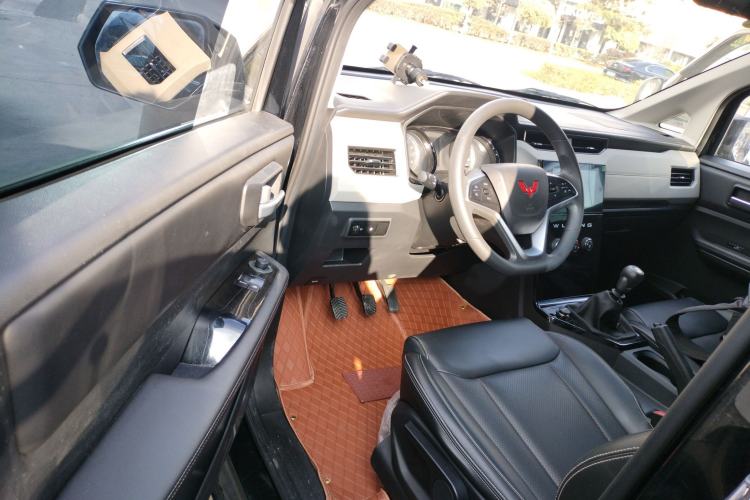 Used Wuling Zhengcheng 2021 1.5T Manual Luxury Version Interior 3