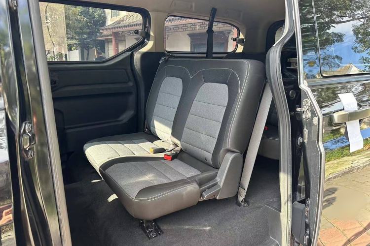 Used Wuling Zhengcheng 2021 1.5T Manual Comfort Version Interior 3