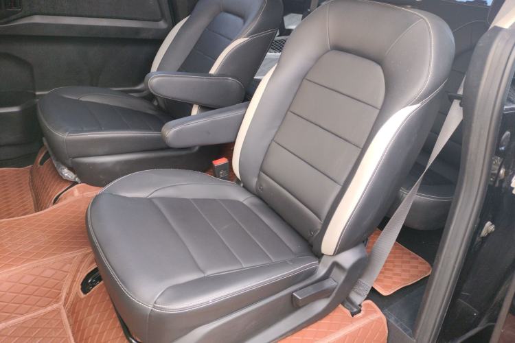 Used Wuling Zhengcheng 2021 1.5T Manual Luxury Version Interior 4