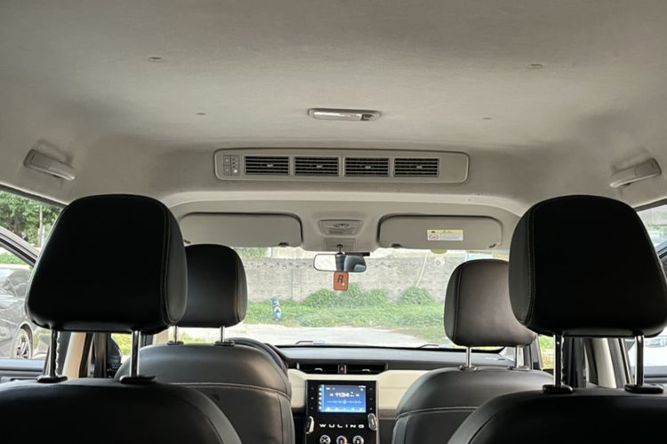 Used Wuling Zhengcheng 2021 1.5T Manual Luxury Version Interior 8