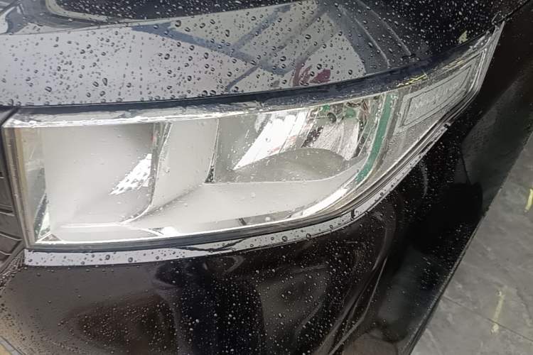 Used Wuling Zhengcheng 2021 1.5T Manual Comfort Version Left Front Headlight