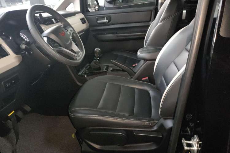 Used Wuling Zhengcheng 2021 1.5T Manual Luxury Version Left Front Seat