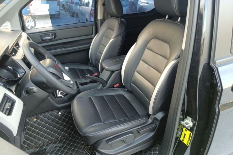 Used Wuling Zhengcheng 2021 1.5T Manual Luxury Version Left Front Seat