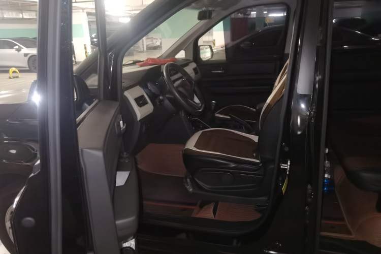 Used Wuling Zhengcheng 2021 1.5T Manual Luxury Version Left Front Seat