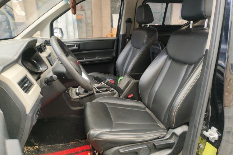Used Wuling Zhengcheng 2021 1.5T Manual Luxury Version Left Front Seat
