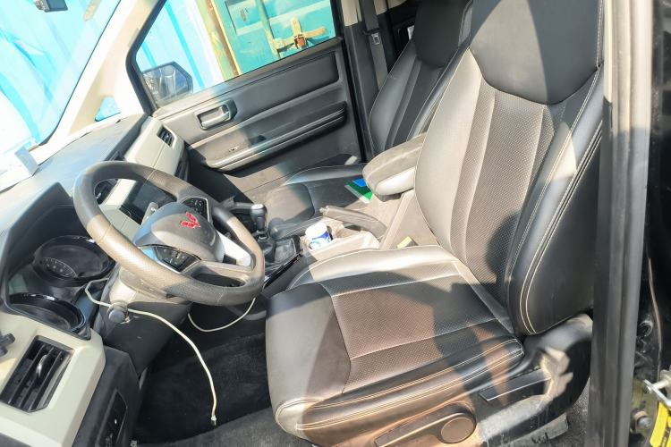 Used Wuling Zhengcheng 2021 1.5T Manual Luxury Version Left Front Seat