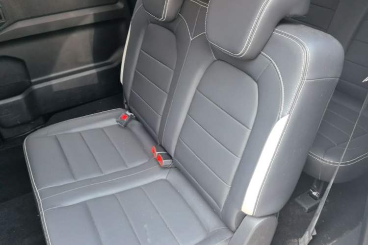 Used Wuling Zhengcheng 2021 1.5T Manual Luxury Version Left Rear Seat