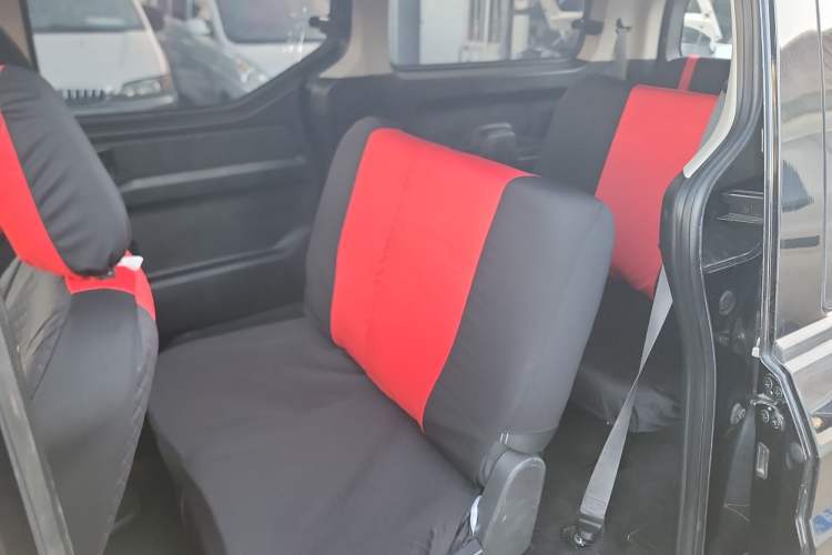 Used Wuling Zhengcheng 2021 1.5T Manual Comfort Version Left Rear Seat