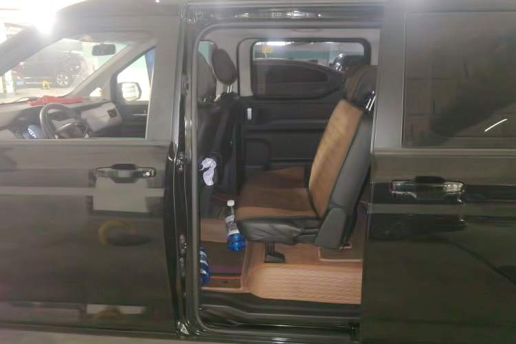 Used Wuling Zhengcheng 2021 1.5T Manual Luxury Version Left Rear Seat