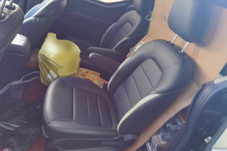 Used Wuling Zhengcheng 2021 1.5T Manual Luxury Version Left Rear Seat