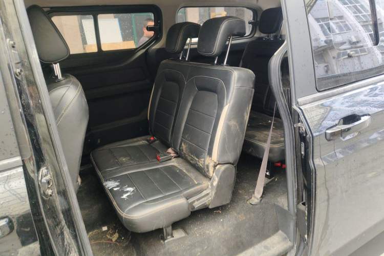 Used Wuling Zhengcheng 2021 1.5T Manual Luxury Version Left Rear Seat