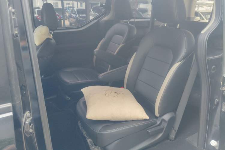 Used Wuling Zhengcheng 2021 1.5T Manual Luxury Version Left Rear Seat