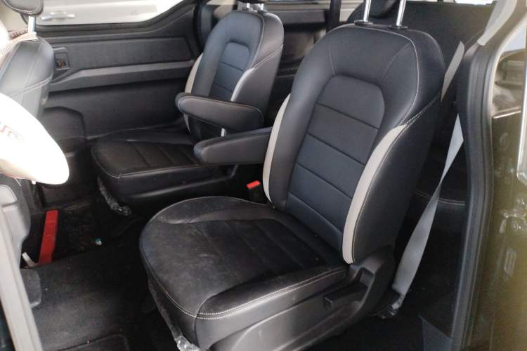 Used Wuling Zhengcheng 2021 1.5T Manual Luxury Version Left Rear Seat