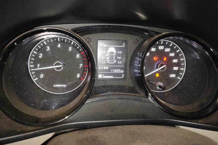 Used Wuling Zhengcheng 2021 1.5T Manual Comfort Version Odometer Close Up