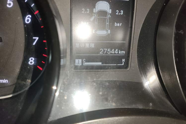Used Wuling Zhengcheng 2021 1.5T Manual Luxury Version Odometer Close Up
