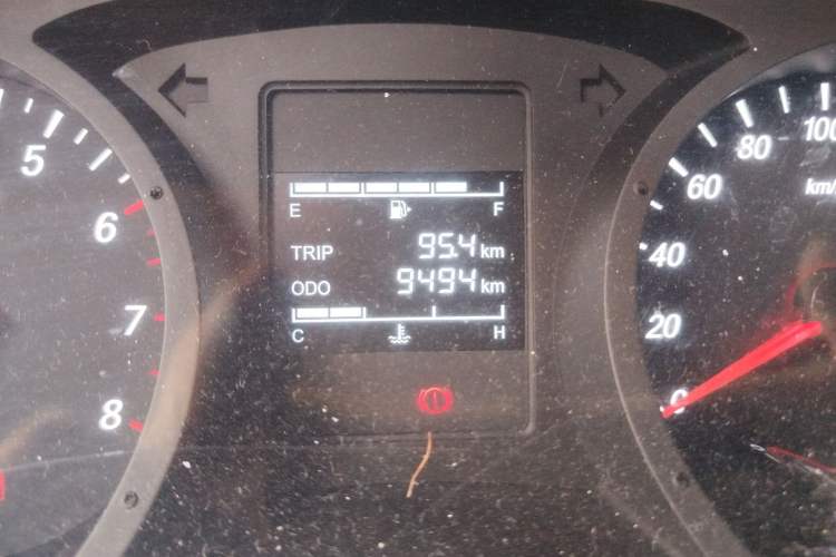 Used Wuling Zhengcheng 2021 1.5T Manual Comfort Version Odometer Close Up