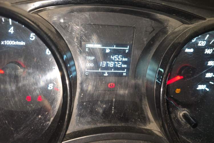 Used Wuling Zhengcheng 2021 1.5T Manual Comfort Version Odometer Close Up