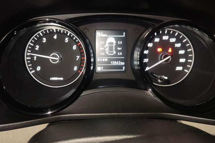 Used Wuling Zhengcheng 2021 1.5T Manual Luxury Version Odometer Close Up