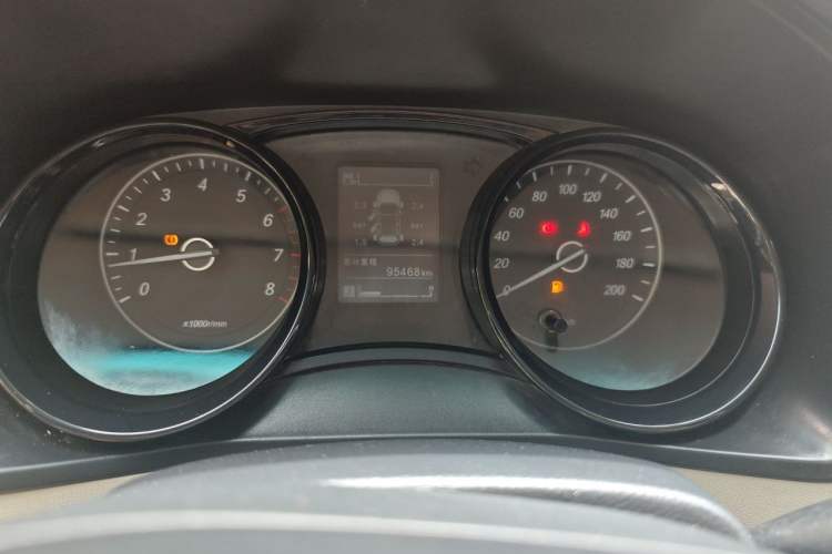 Used Wuling Zhengcheng 2021 1.5T Manual Luxury Version Odometer Close Up