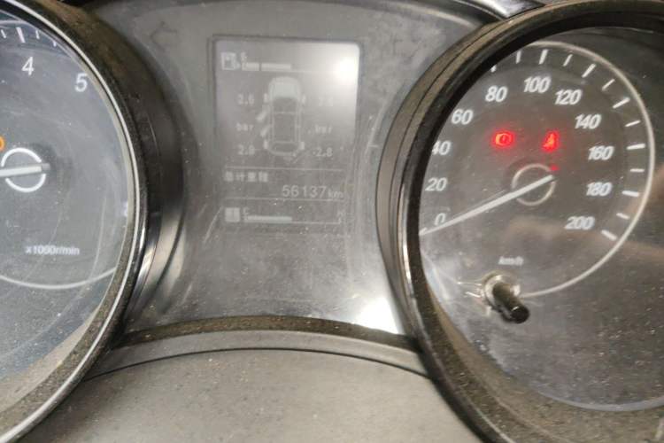 Used Wuling Zhengcheng 2021 1.5T Manual Luxury Version Odometer Close Up