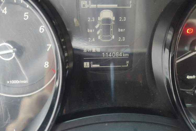 Used Wuling Zhengcheng 2021 1.5T Manual Luxury Version Odometer Close Up
