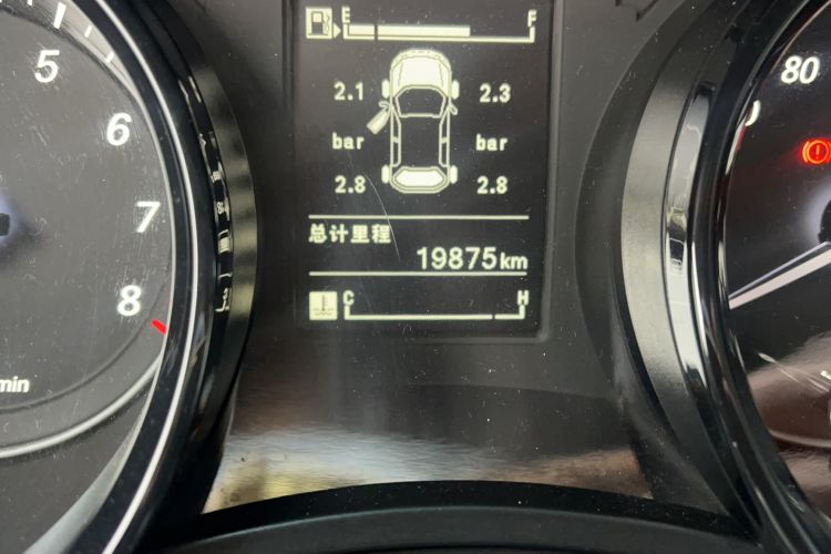 Used Wuling Zhengcheng 2021 1.5T Manual Luxury Version Odometer Close Up