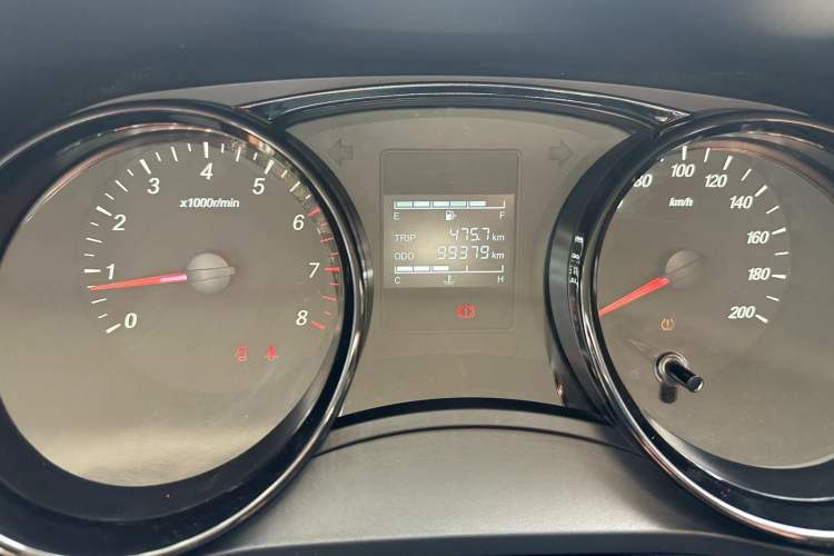 Used Wuling Zhengcheng 2021 1.5T Manual Comfort Version Odometer Close Up