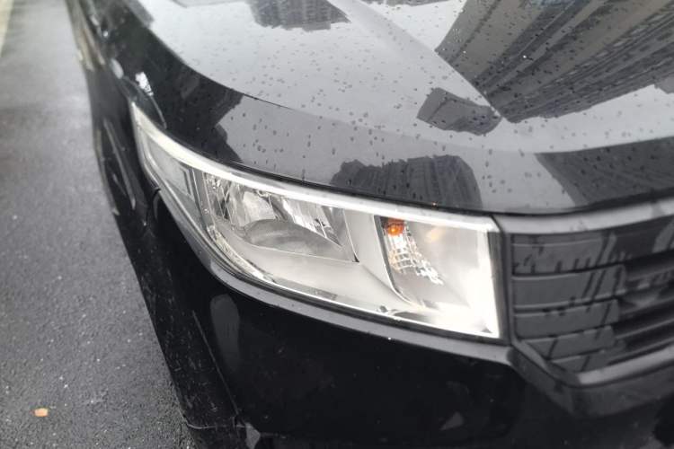 Used Wuling Zhengcheng 2021 1.5T Manual Comfort Version Right Front Headlight