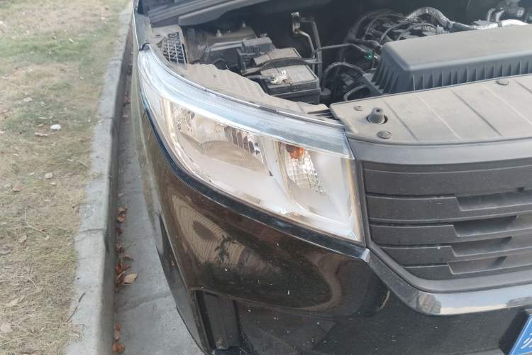 Used Wuling Zhengcheng 2021 1.5T Manual Comfort Version Right Front Headlight