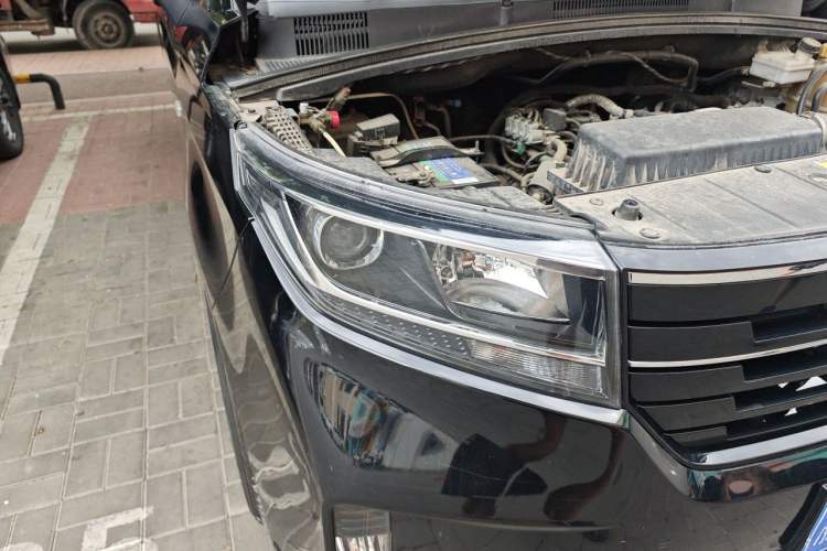 Used Wuling Zhengcheng 2021 1.5T Manual Luxury Version Right Front Headlight