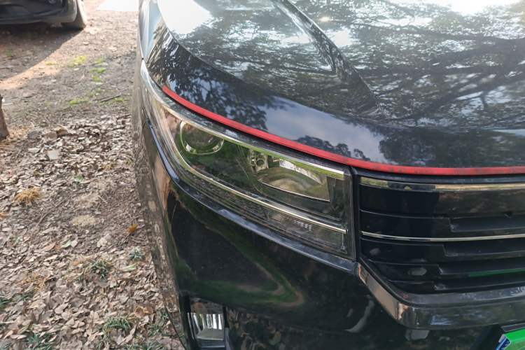 Used Wuling Zhengcheng 2021 1.5T Manual Luxury Version Right Front Headlight