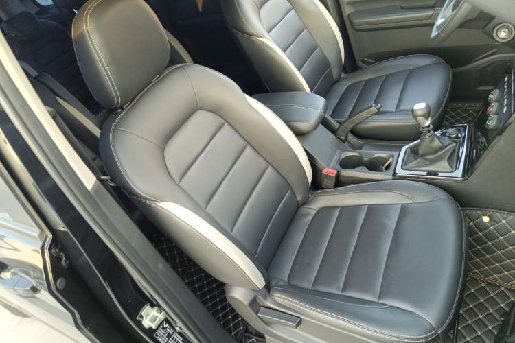 Used Wuling Zhengcheng 2021 1.5T Manual Luxury Version Right Front Seat