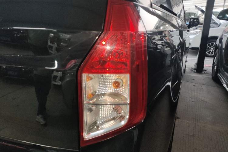 Used Wuling Zhengcheng 2021 1.5T Manual Luxury Version Right Rear Taillight