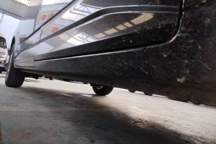 Used Wuling Zhengcheng 2021 1.5T Manual Luxury Version Right Side Sill