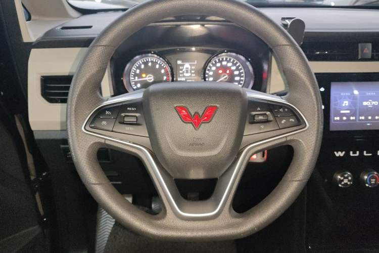 Used Wuling Zhengcheng 2021 1.5T Manual Luxury Version Steering Wheel