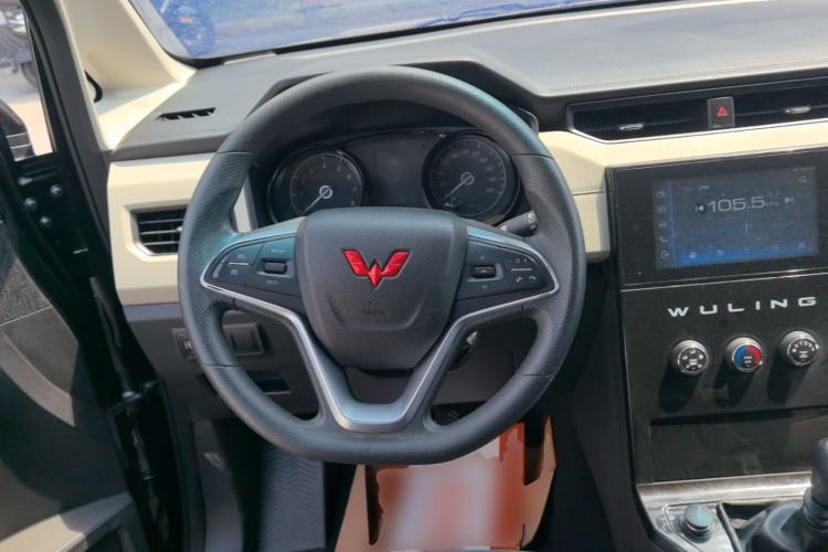 Used Wuling Zhengcheng 2021 1.5T Manual Luxury Version Steering Wheel