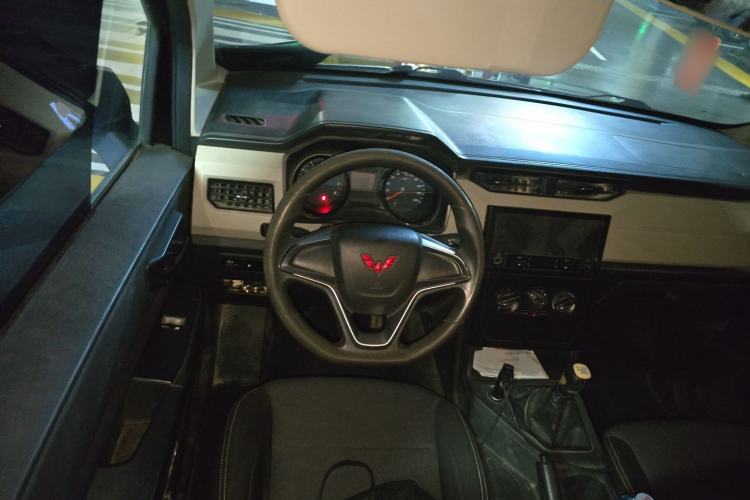 Used Wuling Zhengcheng 2021 1.5T Manual Comfort Version Steering Wheel