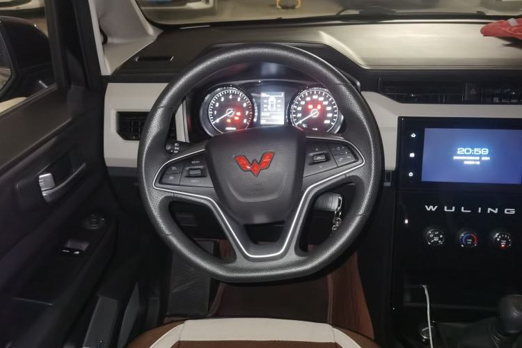 Used Wuling Zhengcheng 2021 1.5T Manual Luxury Version Steering Wheel