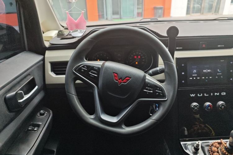 Used Wuling Zhengcheng 2021 1.5T Manual Luxury Version Steering Wheel