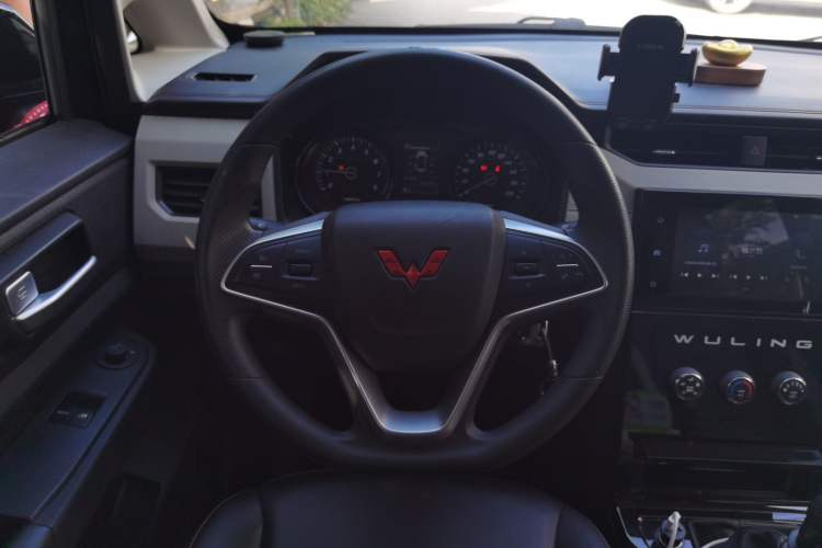 Used Wuling Zhengcheng 2021 1.5T Manual Luxury Version Steering Wheel